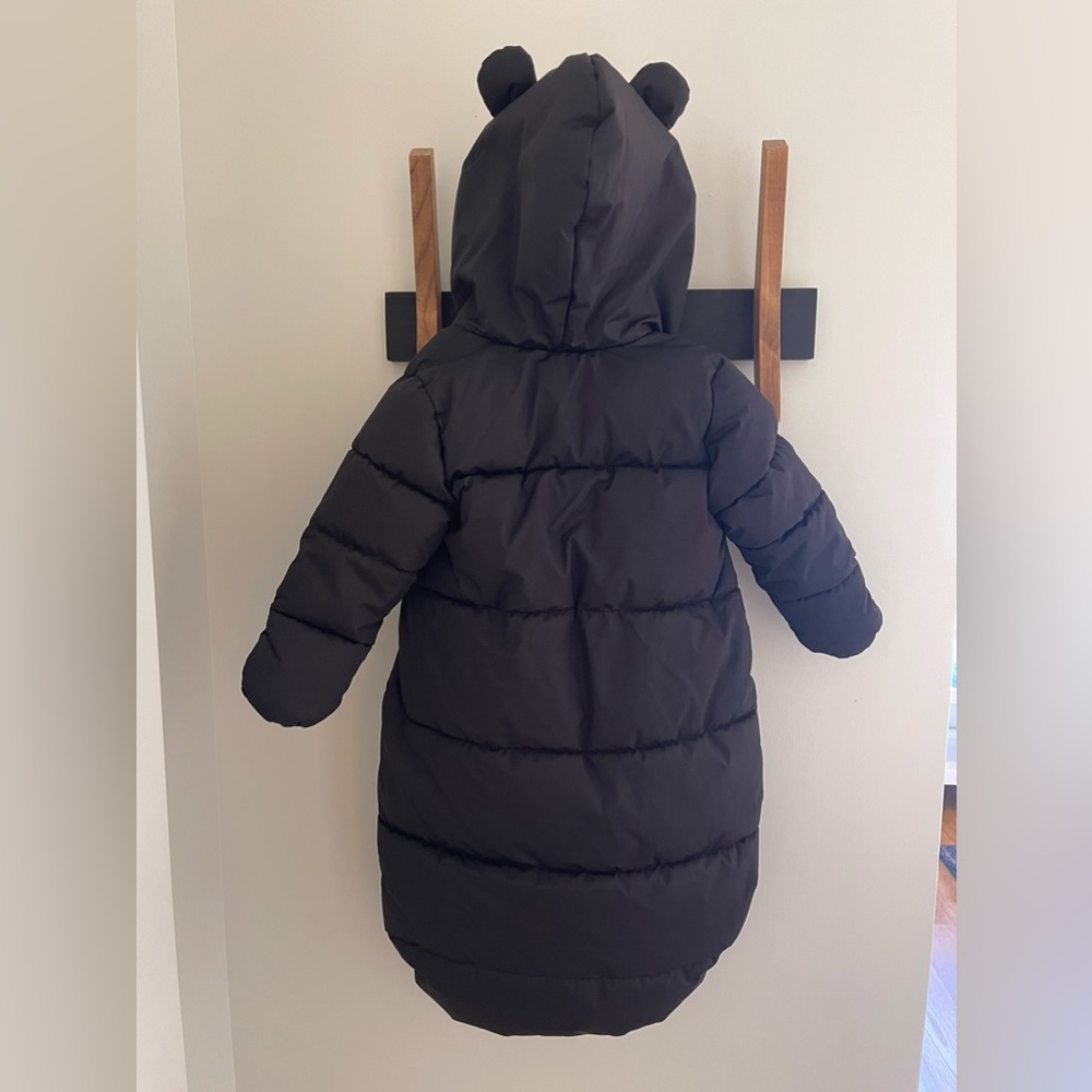 Black snowsuit H&M 2-6 mos
